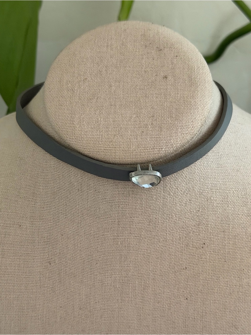 Vintage Gray Leather Choker Clear Pear Shape Gemstone Pendant Necklace